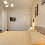 2 Bedroom Stunning In Lägenhet